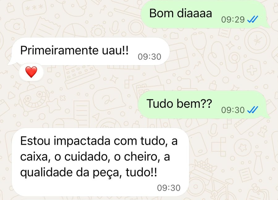 Cliente Lumière: Primeiramente uau!! Estou impactada com tudo, a caixa, o cuidado, o cheiro, a qualidade da peça, tudo!!